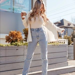 Kittenish - 	GO TO HIGH WAISTED DISTRESSED DENIM JEANS